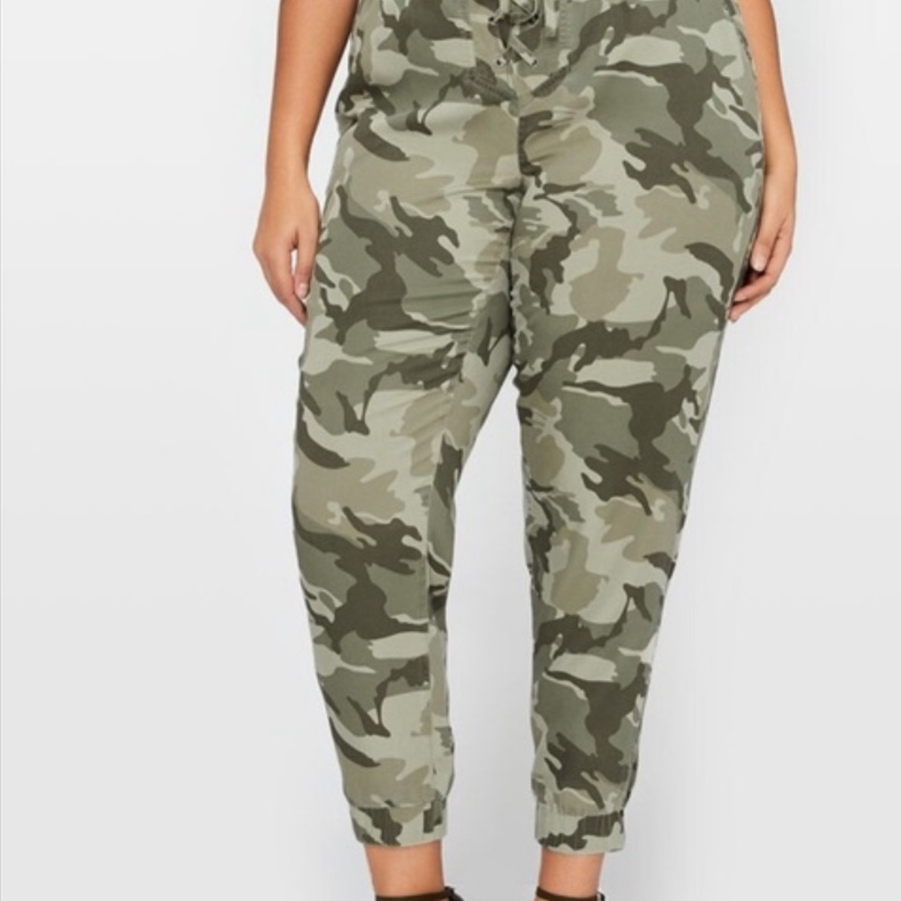 Love & Legend Camouflage Joggers Size 16
